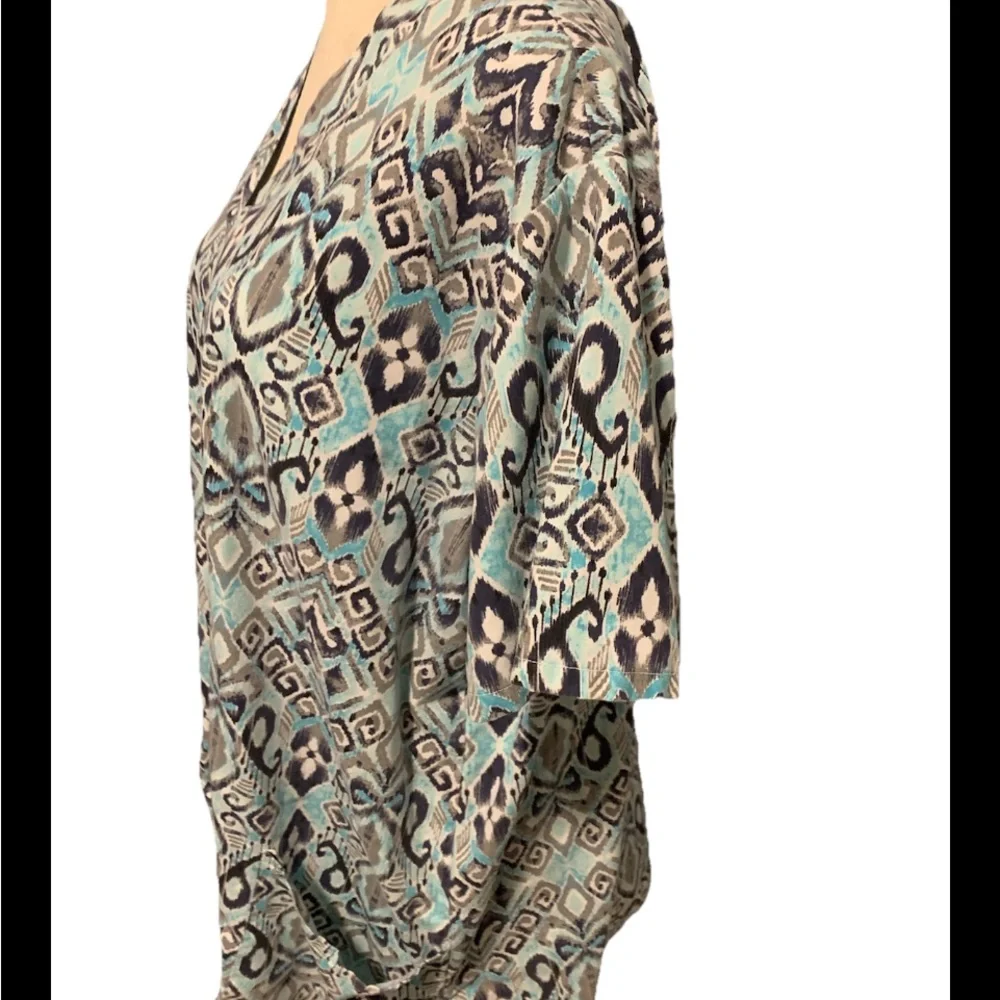 UA Scrubs Geometric Blue and Cream Blouse - Picture 2 of 4